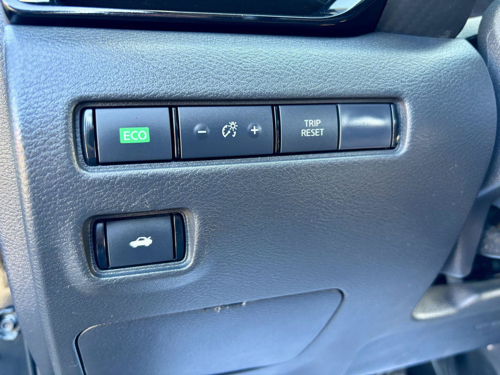Used 2021 Nissan Sentra SV FWD image 27