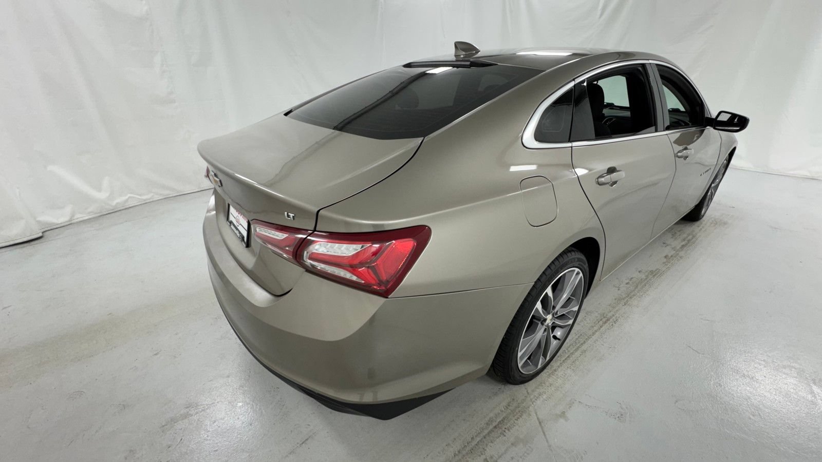 Used 2022 Chevrolet Malibu LT FWD image 3