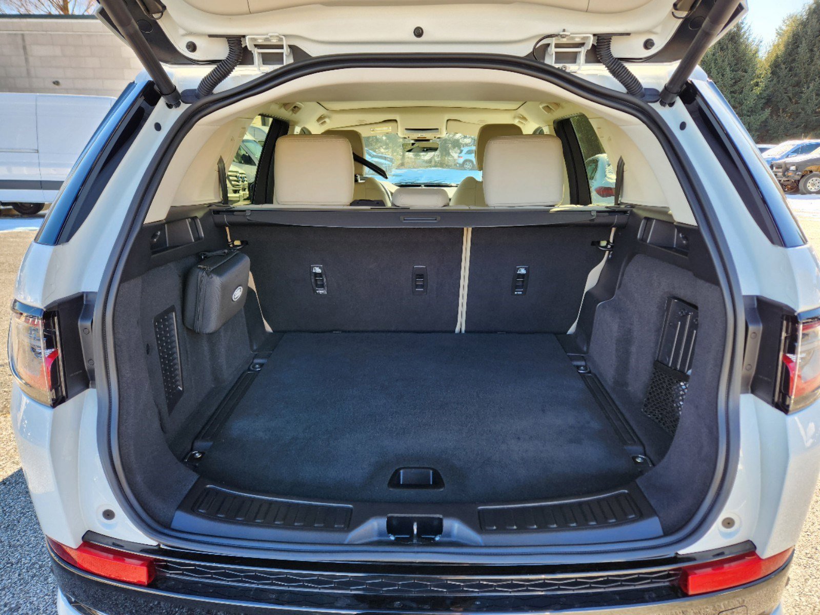 Certified 2024 Land Rover Discovery Sport S image 8