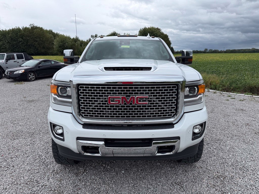 Used 2017 GMC Sierra 3500 Denali w/ Duramax Plus Package AWD/4WD image 27