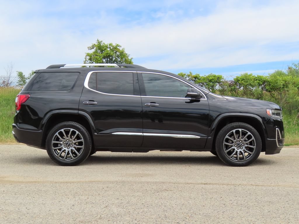 Certified 2023 GMC Acadia Denali w/ Black Diamond Edition AWD/4WD image 2