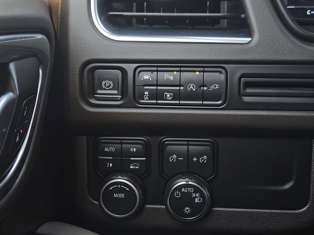 Used 2022 Chevrolet Tahoe LT w/ Luxury Package image 17