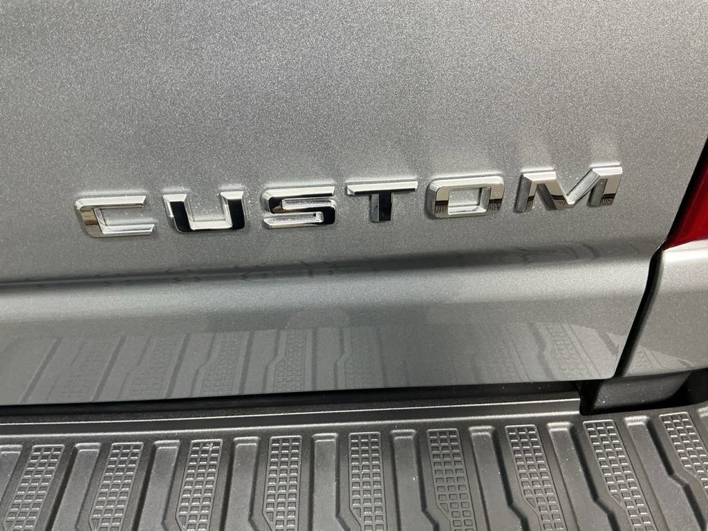 Used 2024 Chevrolet Silverado 2500 Custom w/ Custom Convenience Package AWD/4WD image 12