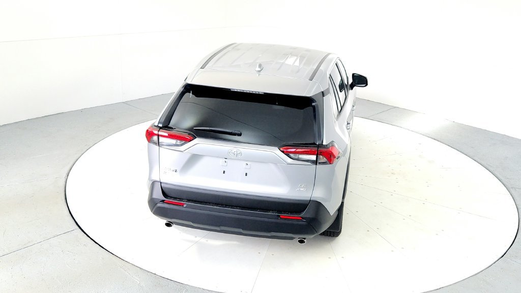 Certified 2025 Toyota RAV4 LE AWD/4WD image 17