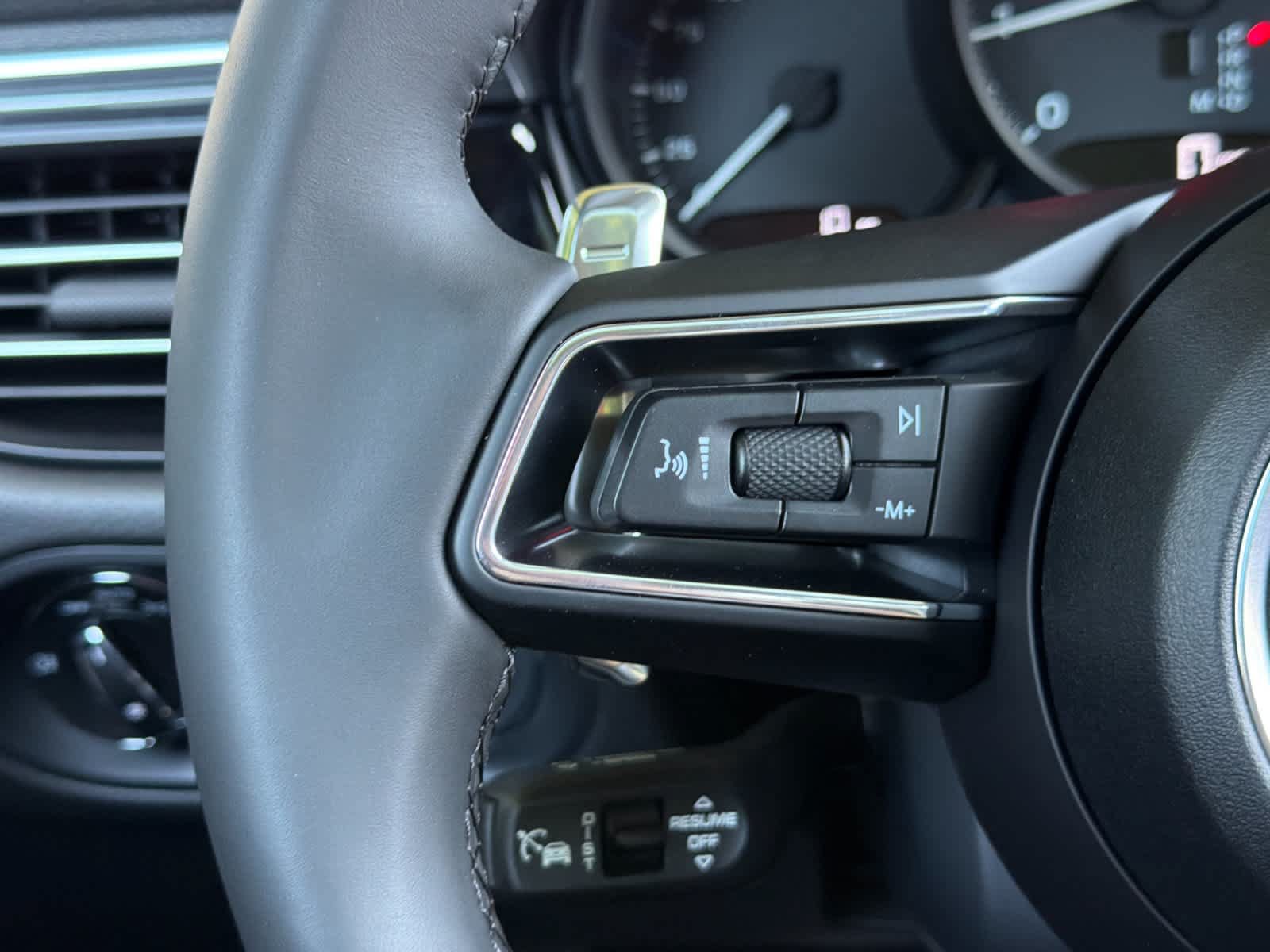 New 2026 Porsche Macan AWD/4WD image 26