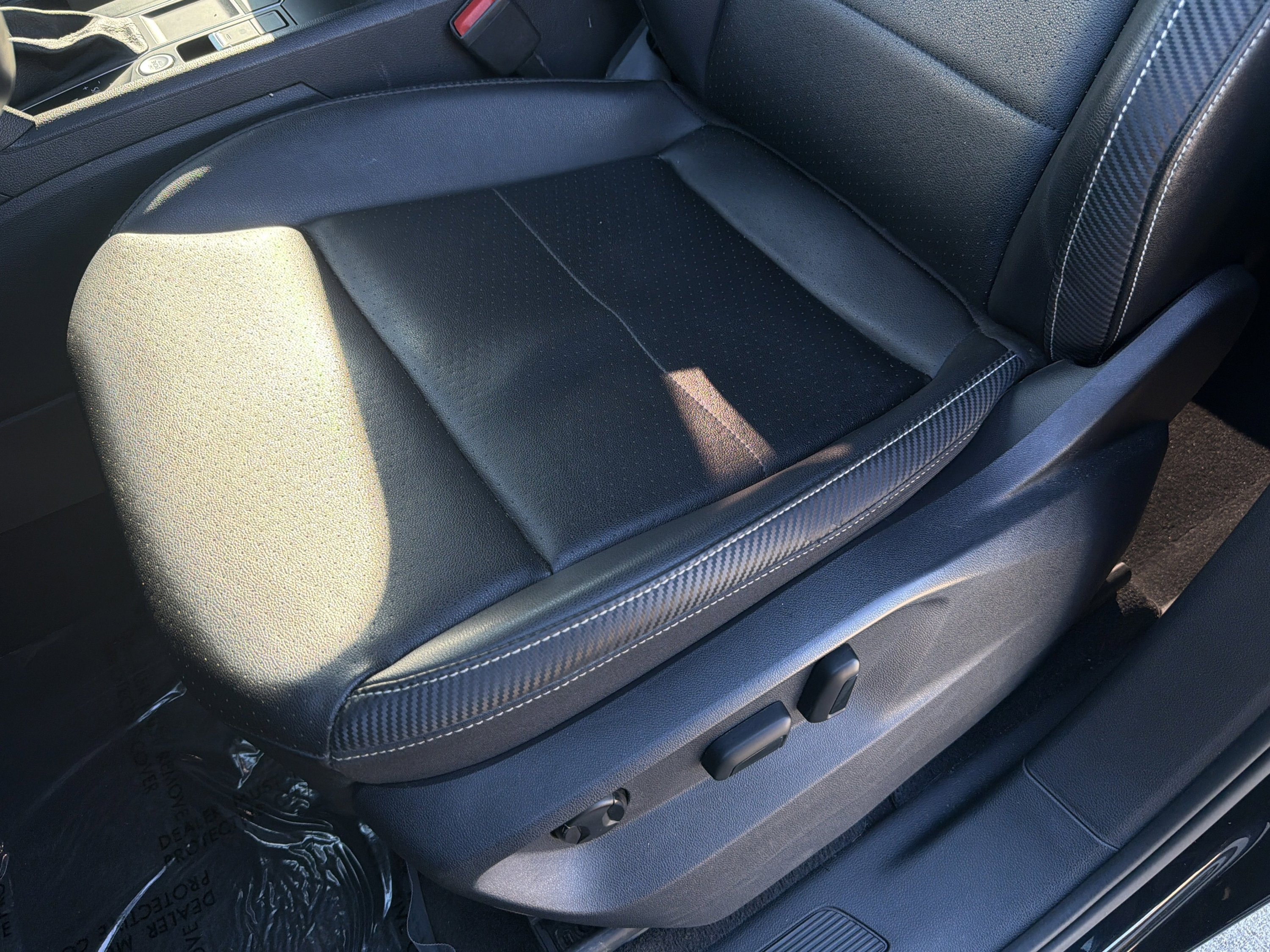 Used 2021 Volkswagen Atlas Cross Sport SE FWD image 18