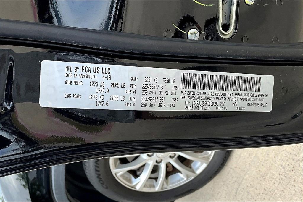 Used 2019 Jeep Cherokee Latitude w/ Popular Appearance Group image 40