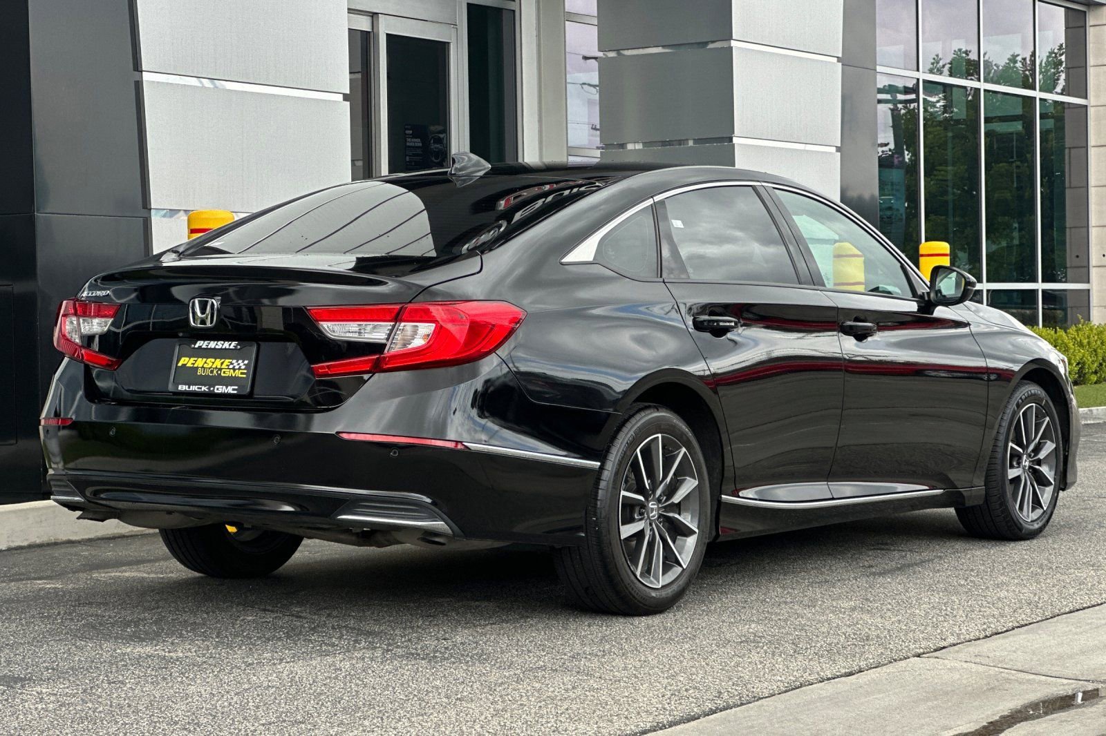 Used 2021 Honda Accord EX-L image 4