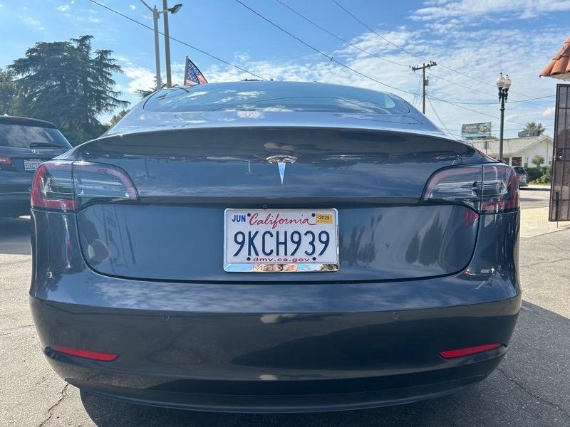 Used 2020 Tesla Model 3 Standard Range Plus image 4