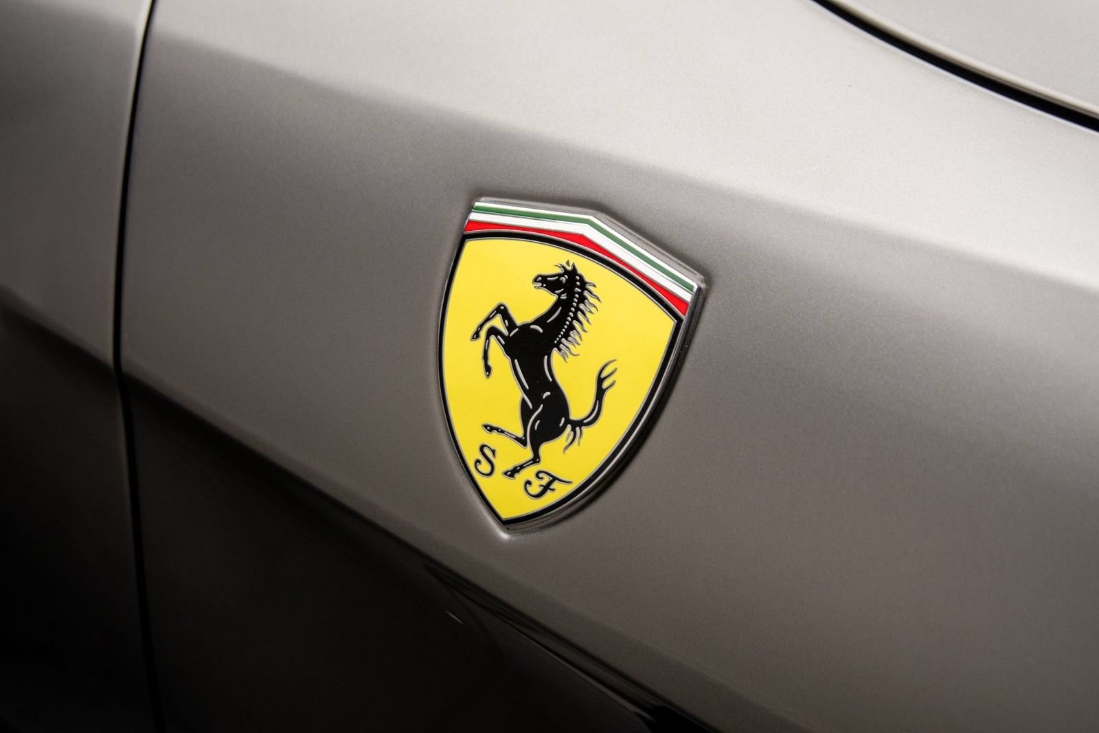 Used 2018 Ferrari GTC4Lusso AWD/4WD image 43