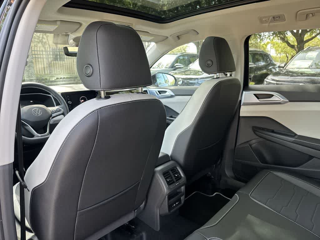 New 2026 Volkswagen Taos SE FWD image 23