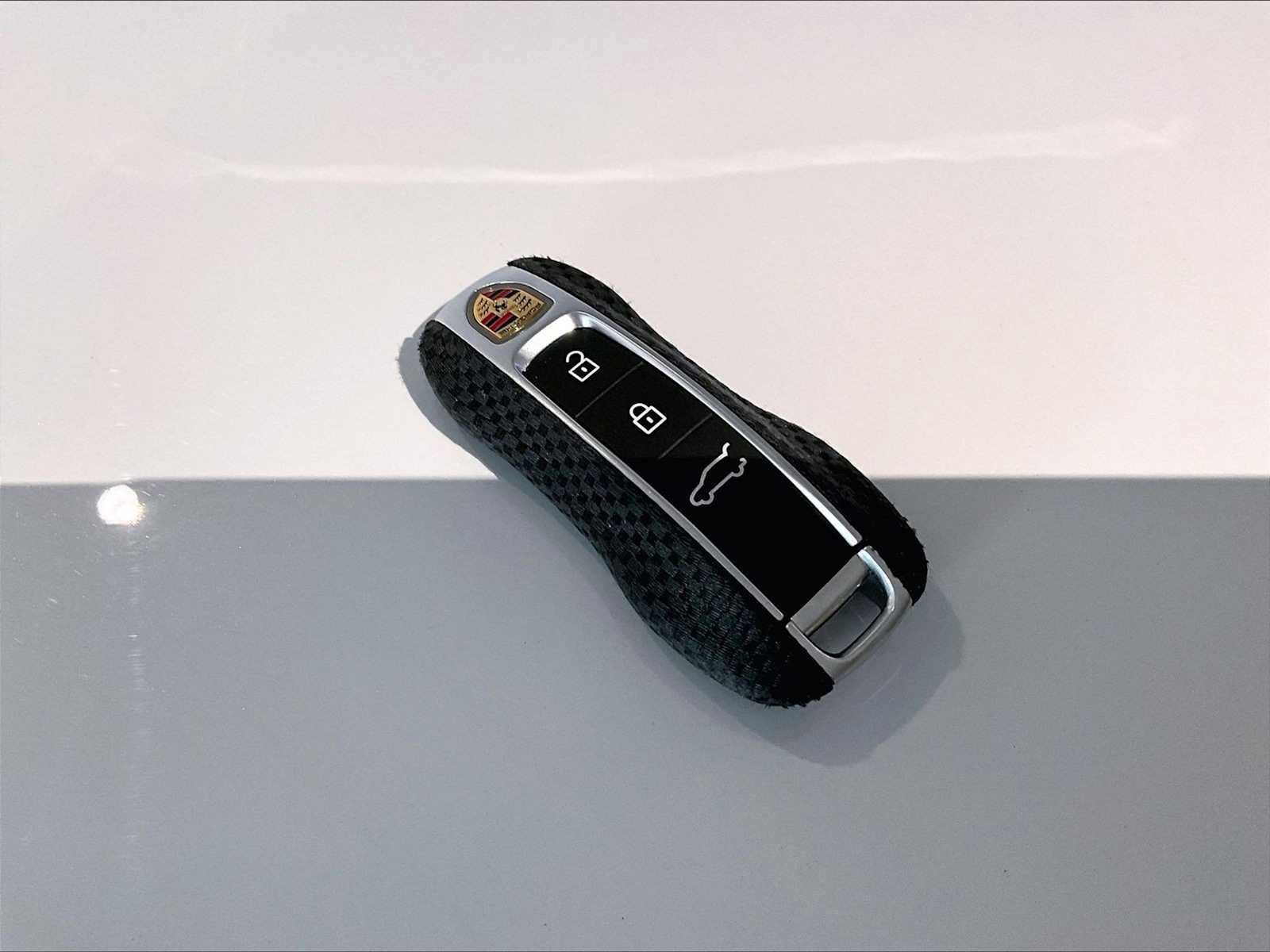 Used 2025 Porsche Cayenne Turbo image 36