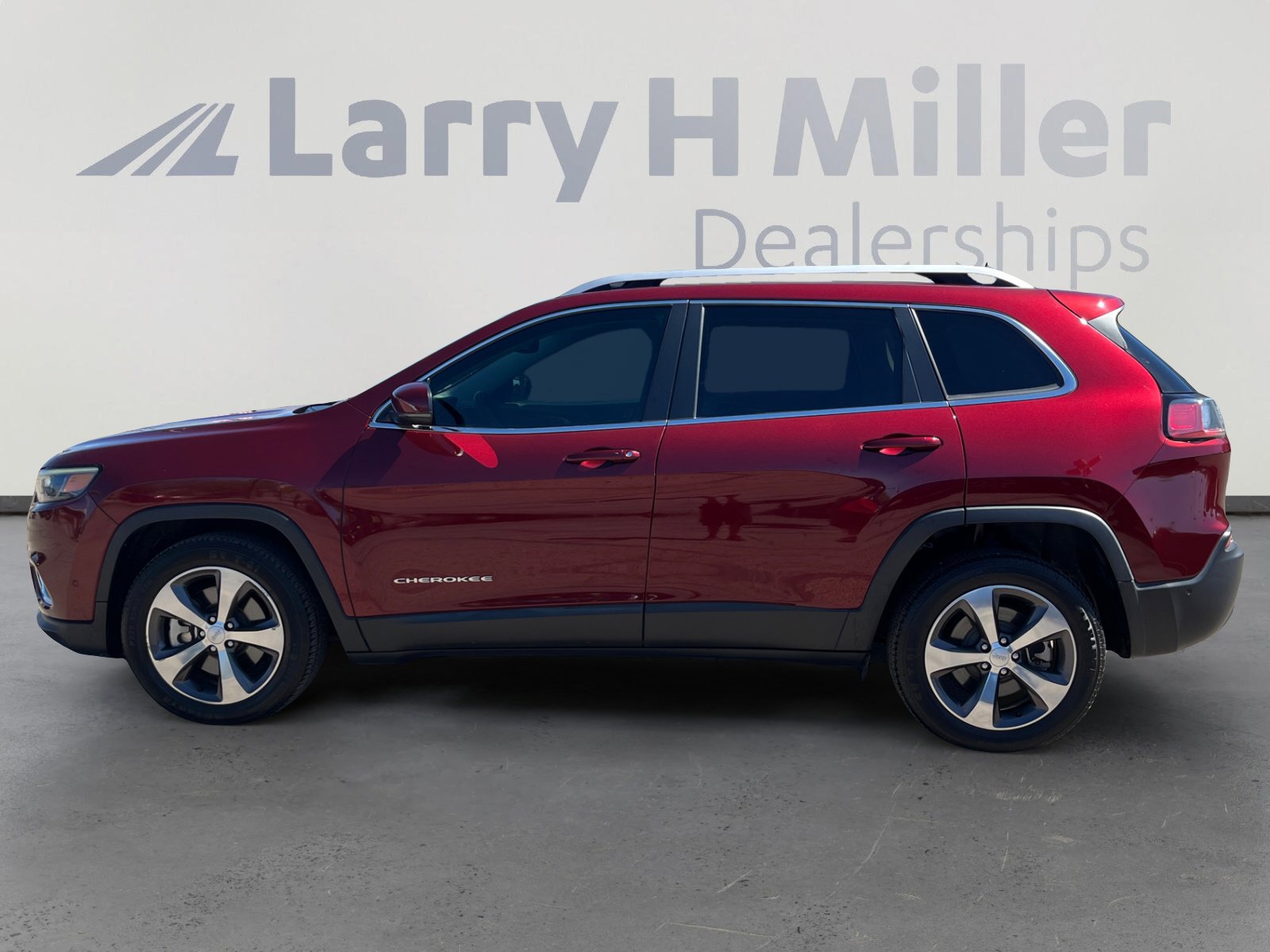 Used 2020 Jeep Cherokee Limited w/ Technology Group image 2