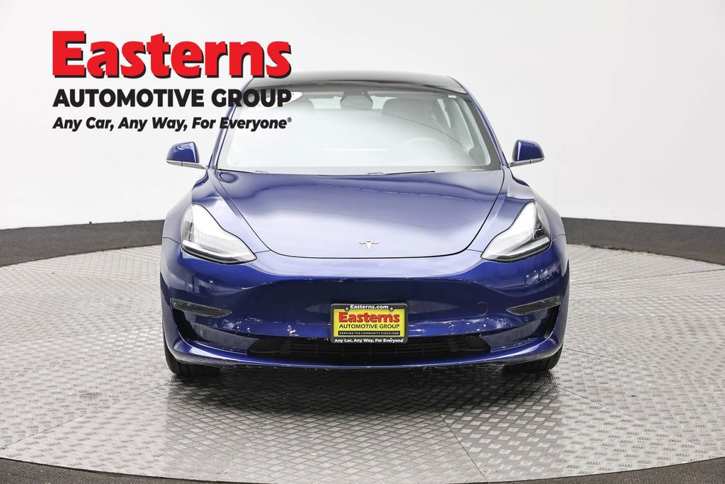 Used 2019 Tesla Model 3 Standard Range image 2