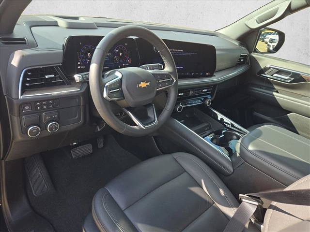 Used 2026 Chevrolet Suburban LT w/ Comfort Package RWD image 10