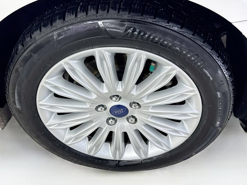 Used 2015 Ford Fusion SE w/ Equipment Group 502A FWD image 40