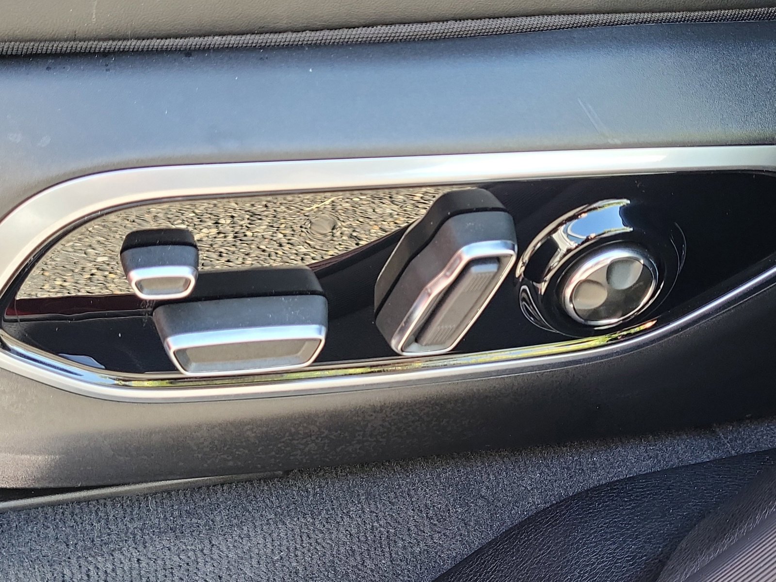 New 2025 Jeep Grand Cherokee L Overland w/ Luxury Tech Group IV image 22