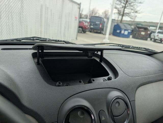 Used 2009 Chevrolet HHR LT image 14