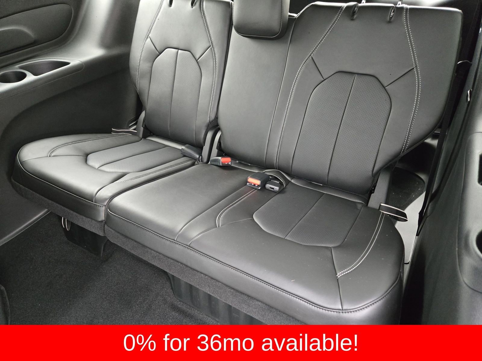 New 2026 Chrysler Pacifica Select AWD/4WD image 30