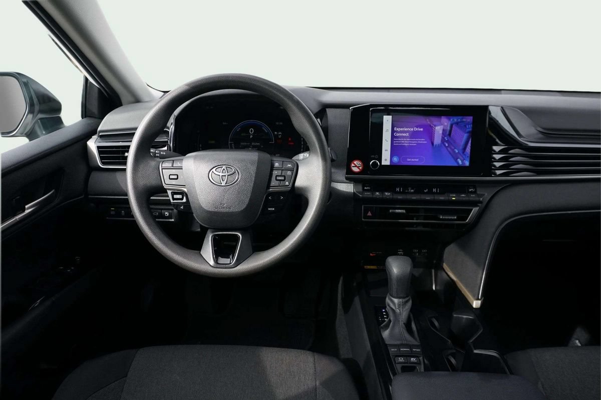 Used 2025 Toyota Camry LE FWD image 18