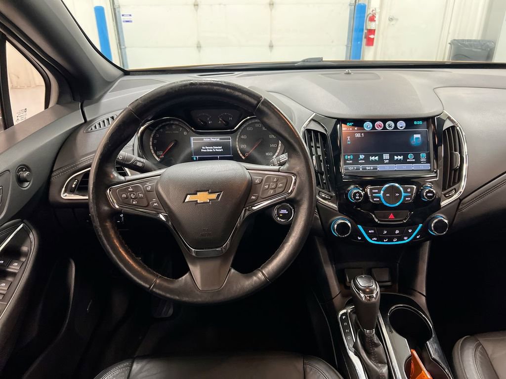 Used 2017 Chevrolet Cruze Premier FWD image 11