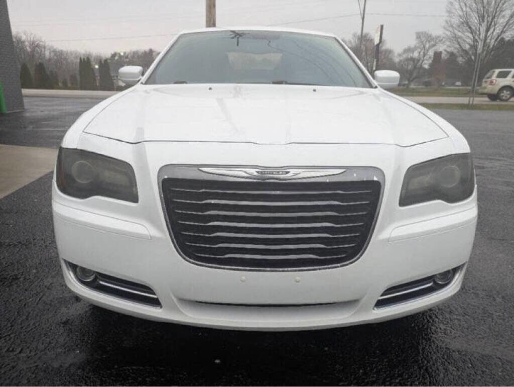 Used 2014 Chrysler 300 S image 8