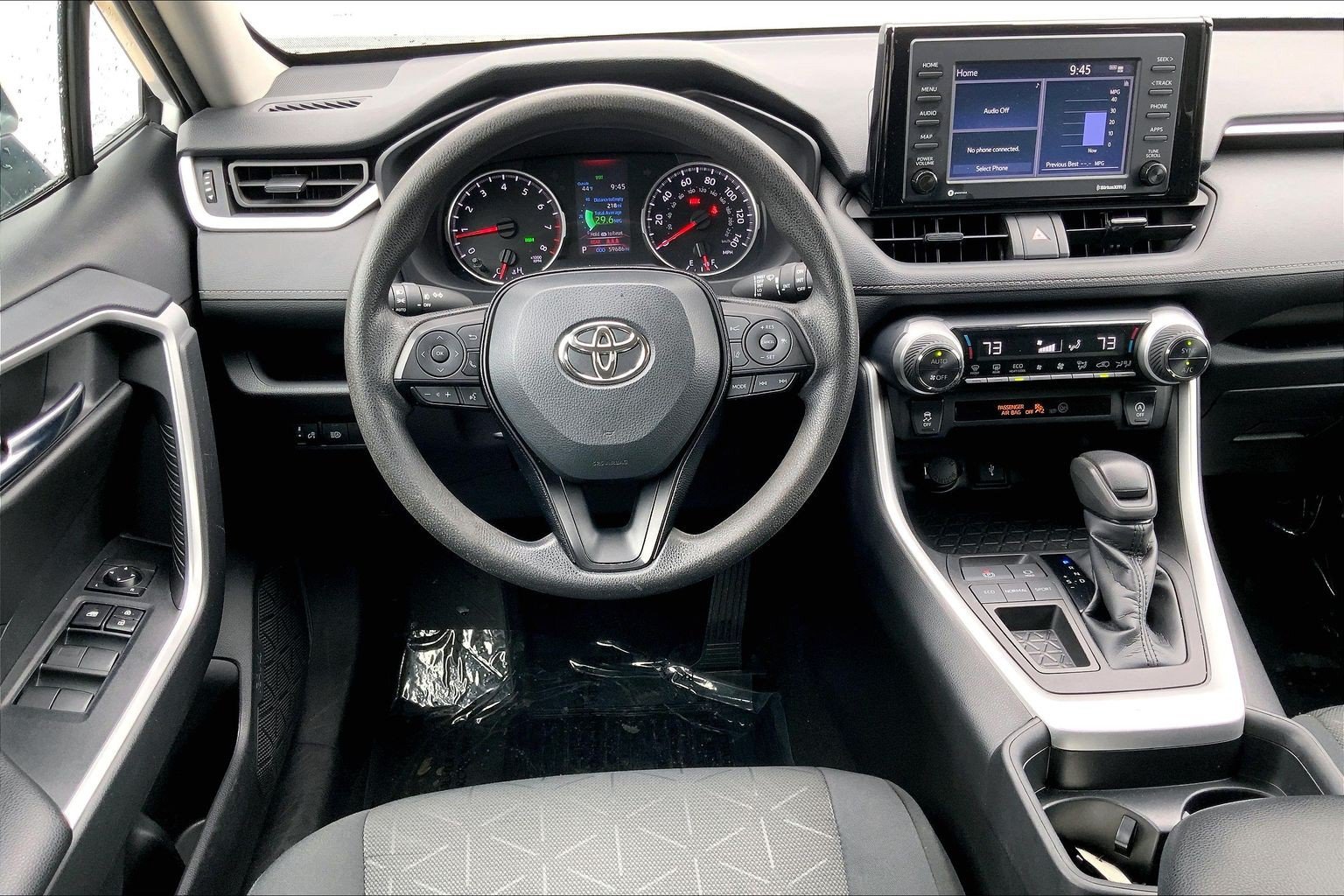Used 2021 Toyota RAV4 XLE FWD image 6
