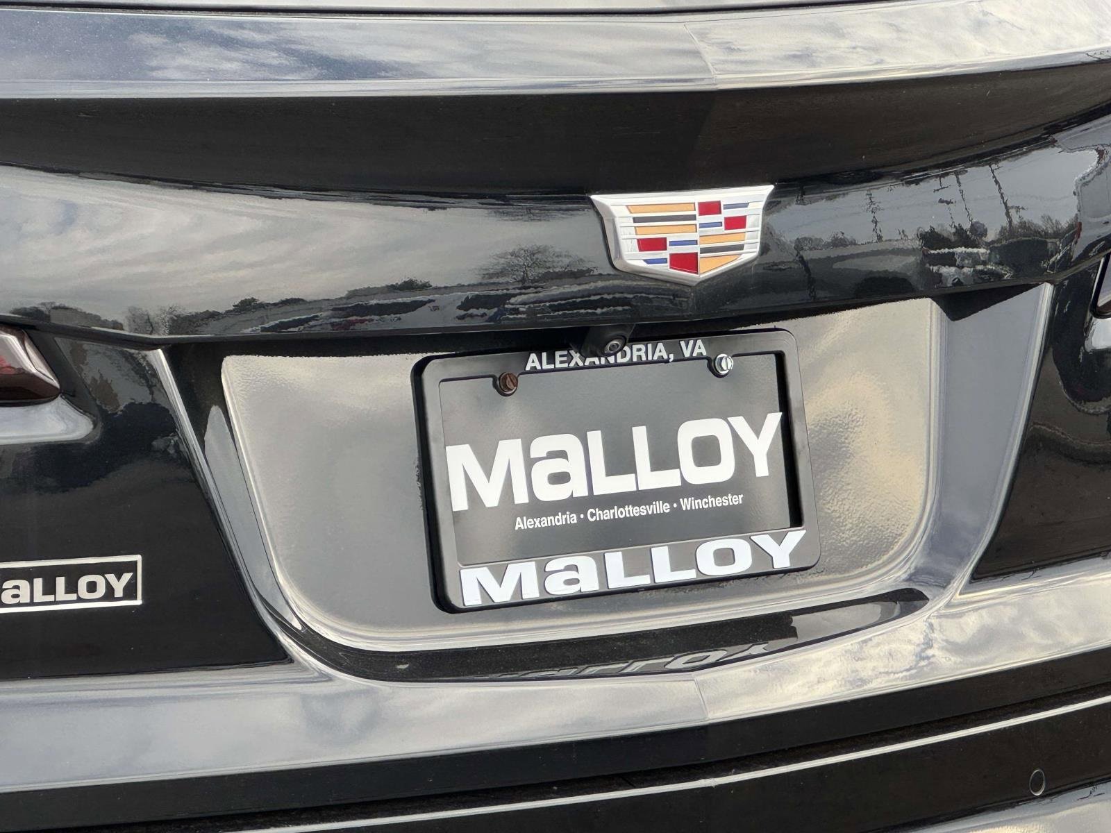 Used 2024 Cadillac XT4 Premium Luxury image 7