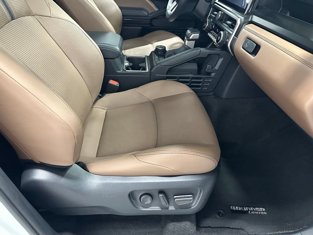 Used 2025 Toyota 4Runner Limited AWD/4WD image 58