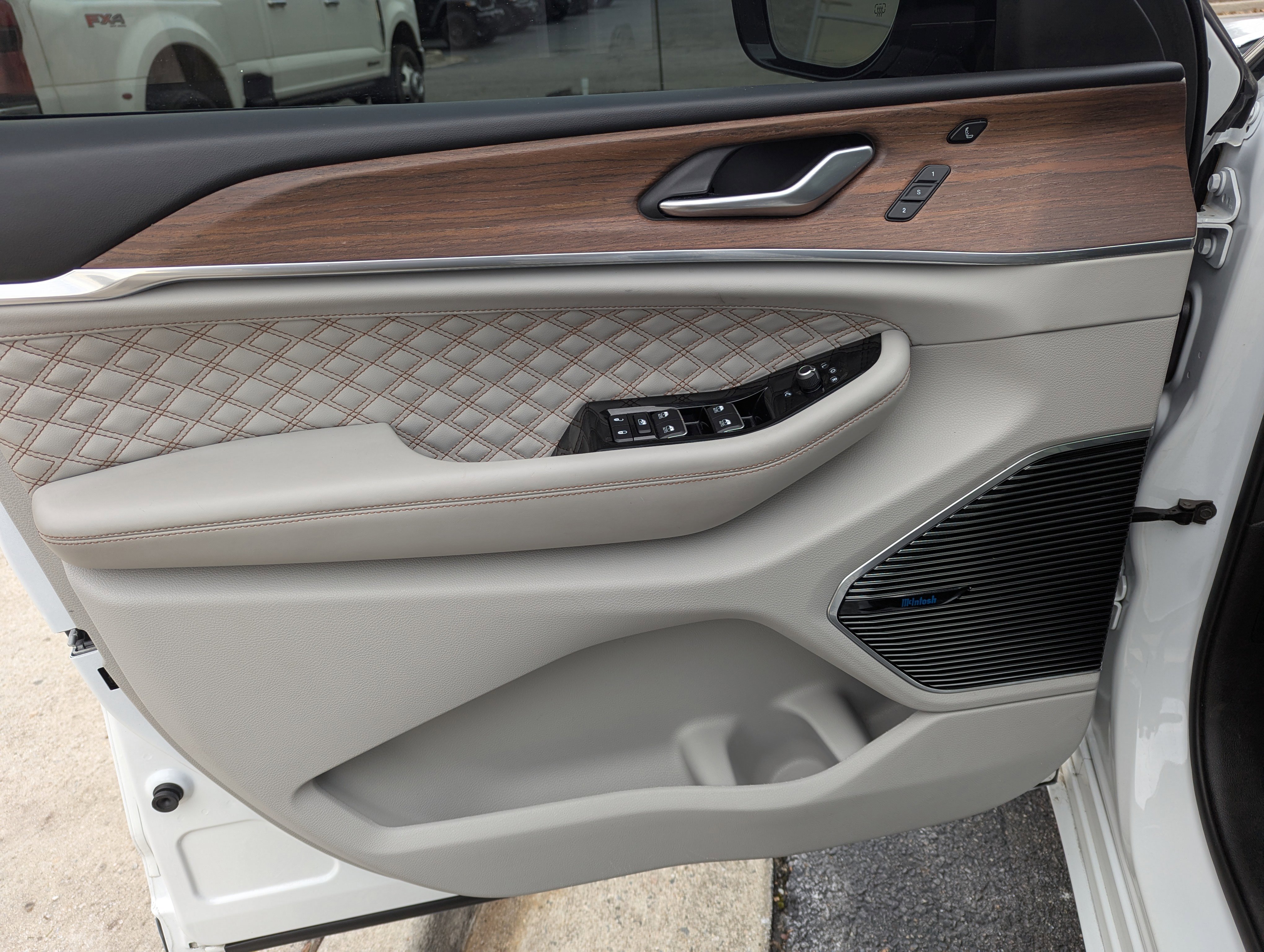 Used 2022 Jeep Grand Cherokee Summit w/ Adv Protech Group IV image 20