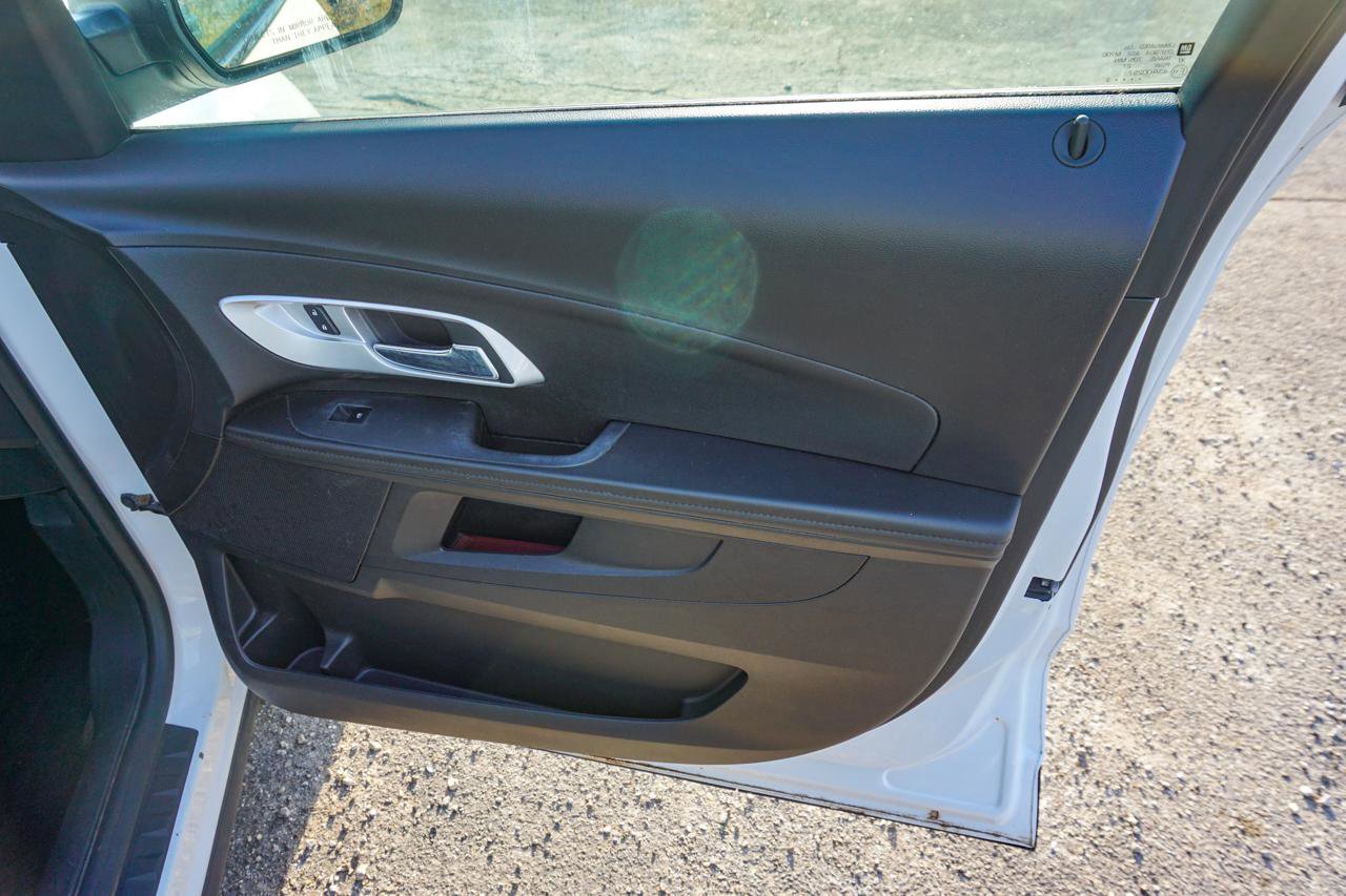 Used 2013 Chevrolet Equinox LS image 28