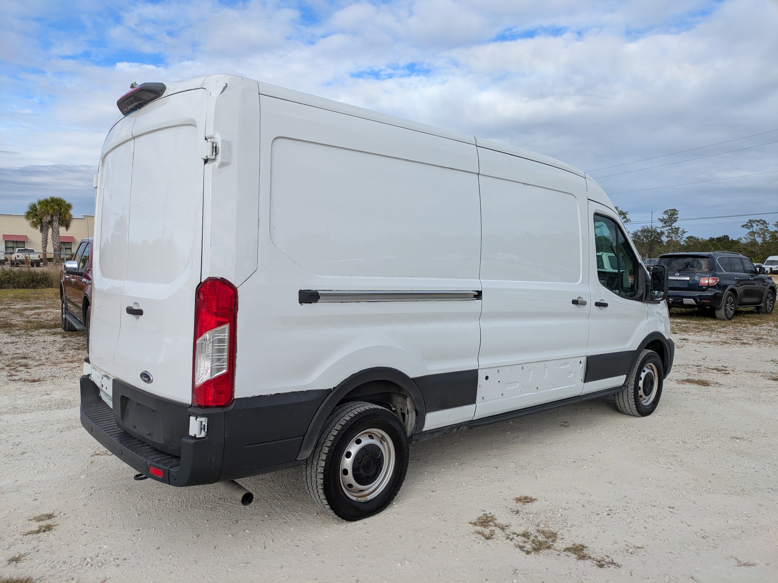 Used 2023 Ford Transit 250 Medium Roof w/ Load Area Protection Package RWD image 4