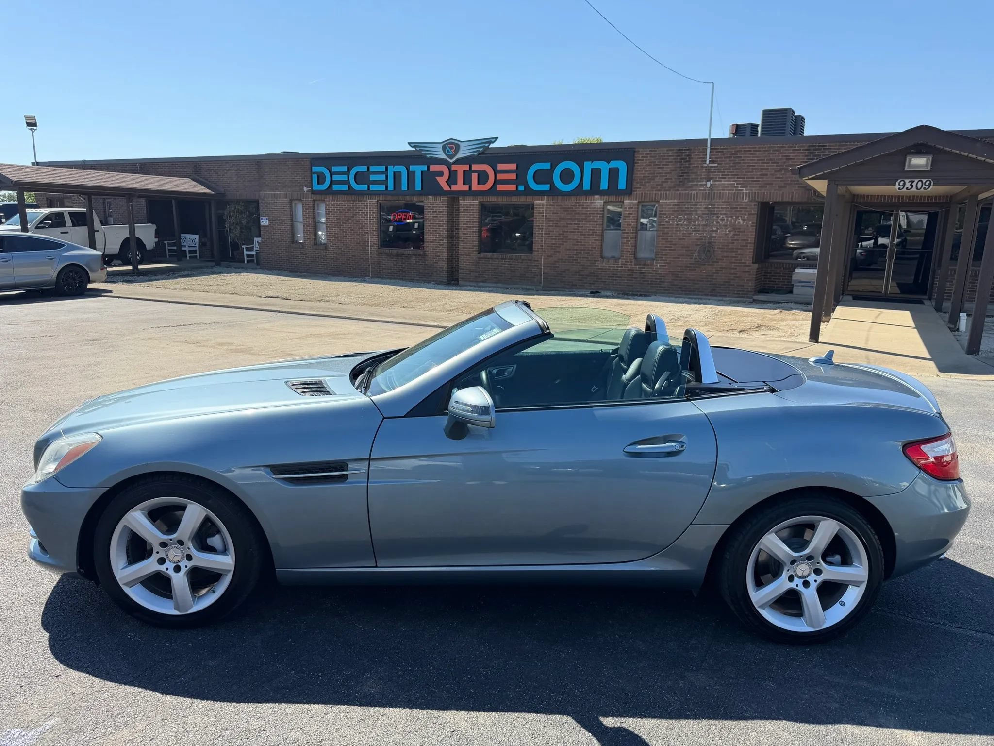 Used 2012 Mercedes-Benz SLK 250 w/ Premium I Pkg image 6