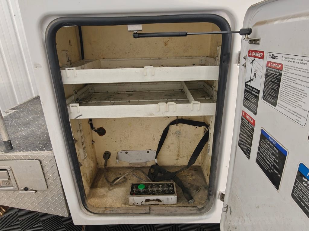 Used 2014 Ford F450 XL w/ Snow Plow Prep Package image 24