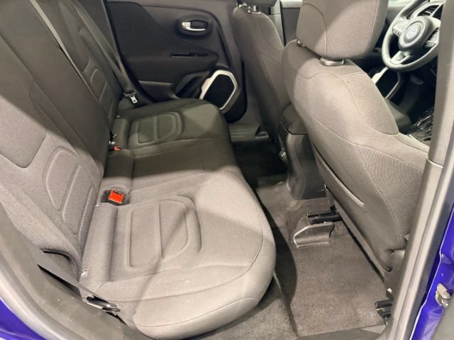 Used 2018 Jeep Renegade Latitude AWD/4WD image 24