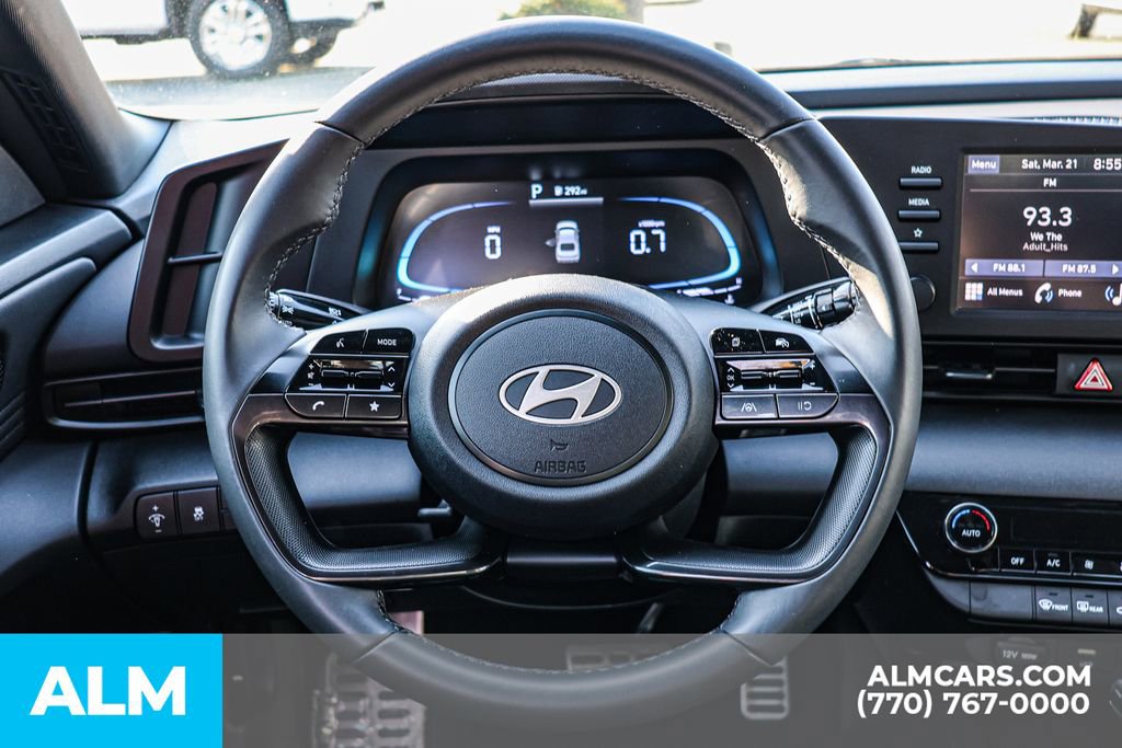 Used 2025 Hyundai Elantra Sport FWD image 31