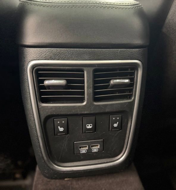 Used 2017 Chrysler 300 C w/ Safetytec Plus Group AWD/4WD image 19