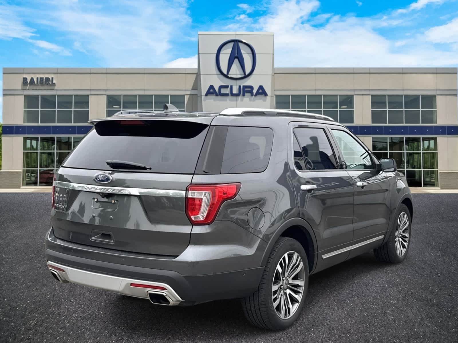 Used 2017 Ford Explorer Platinum AWD/4WD image 5