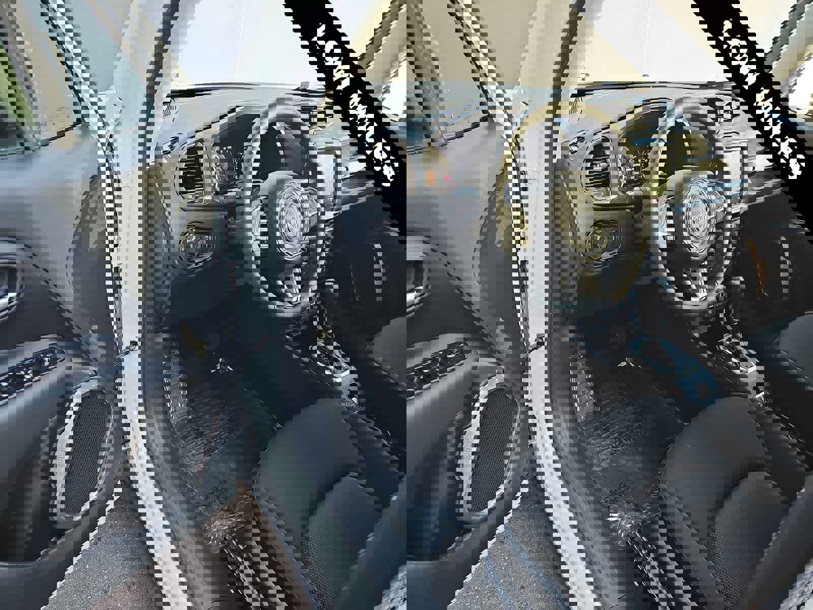 Used 2023 Jeep Renegade Latitude AWD/4WD image 10