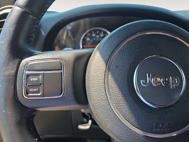 Used 2015 Jeep Wrangler Sport w/ Quick Order Package 24S AWD/4WD image 18