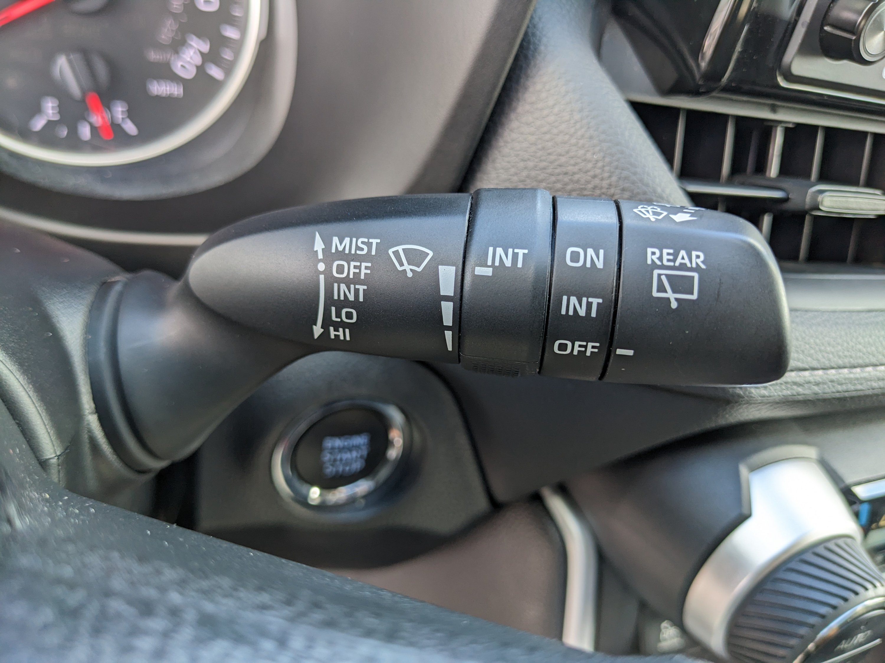 Used 2022 Toyota RAV4 XLE FWD image 30