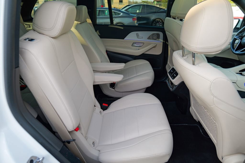 Used 2025 Mercedes-Benz GLS 450 4MATIC image 35