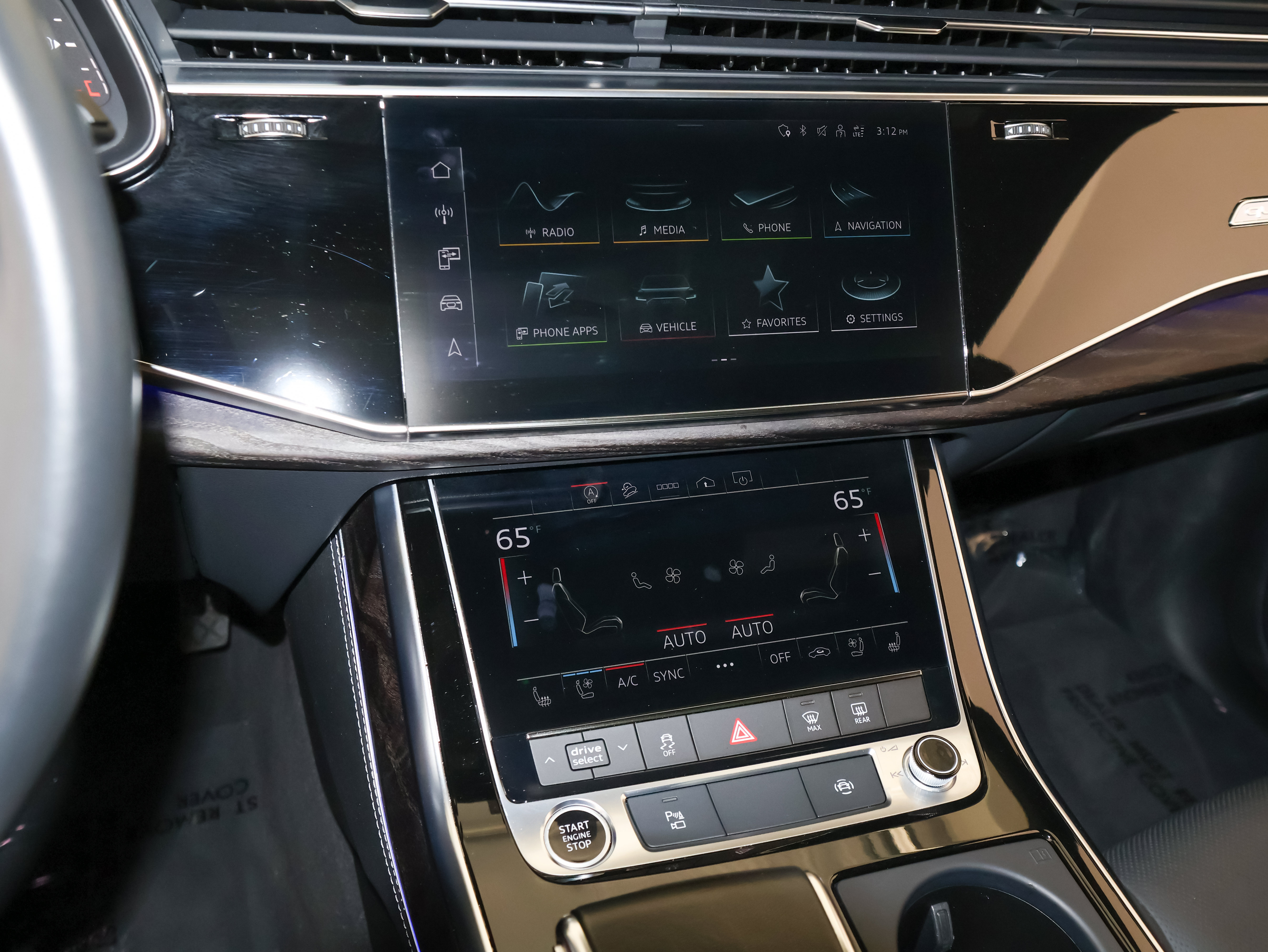 Used 2023 Audi Q8 Premium Plus w/ Premium Plus Package AWD/4WD image 35