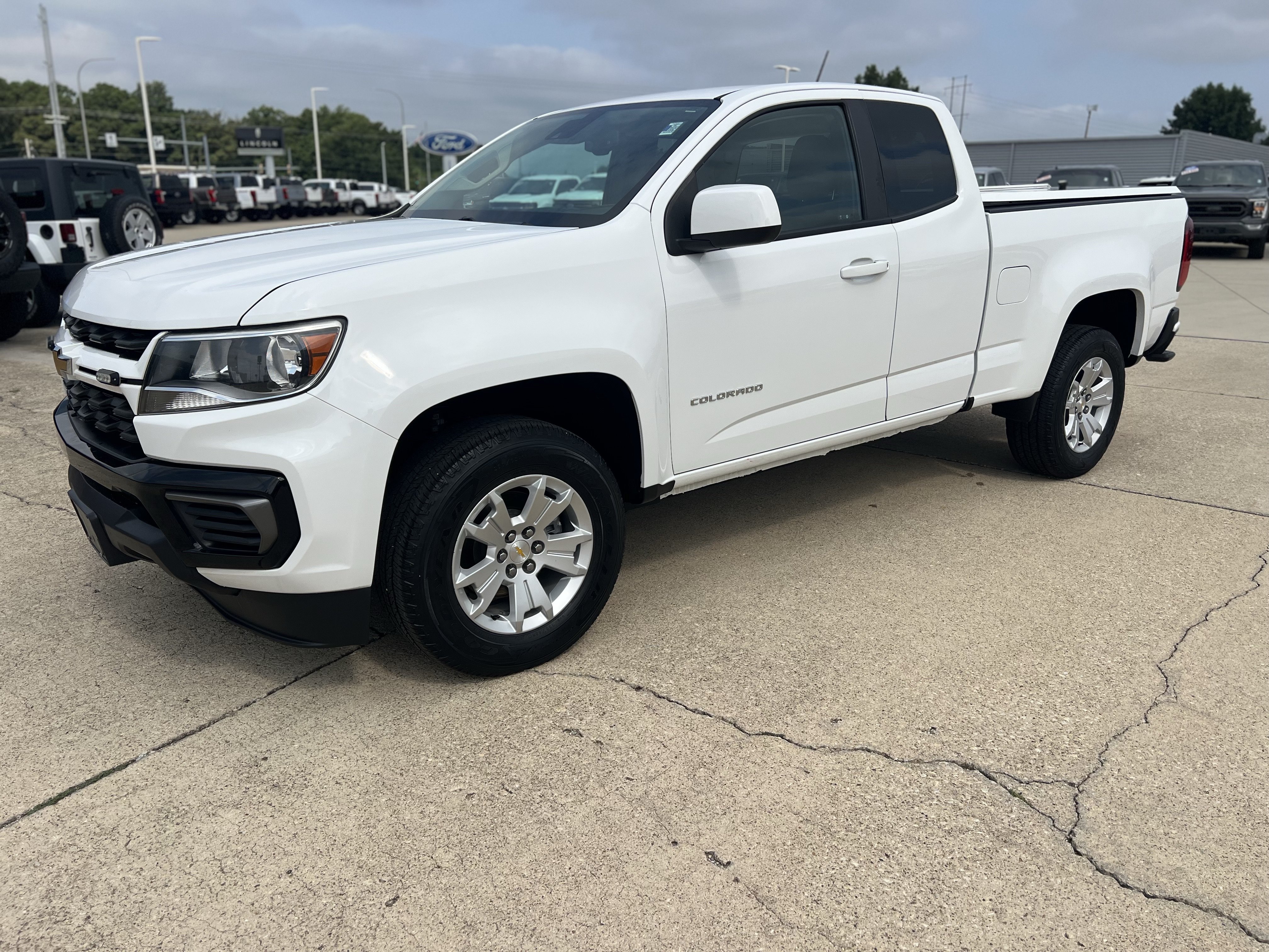 Used 2022 Chevrolet Colorado LT w/ Fleet Safety Package RWD image 10