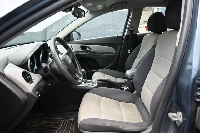 Used 2012 Chevrolet Cruze LS FWD image 11