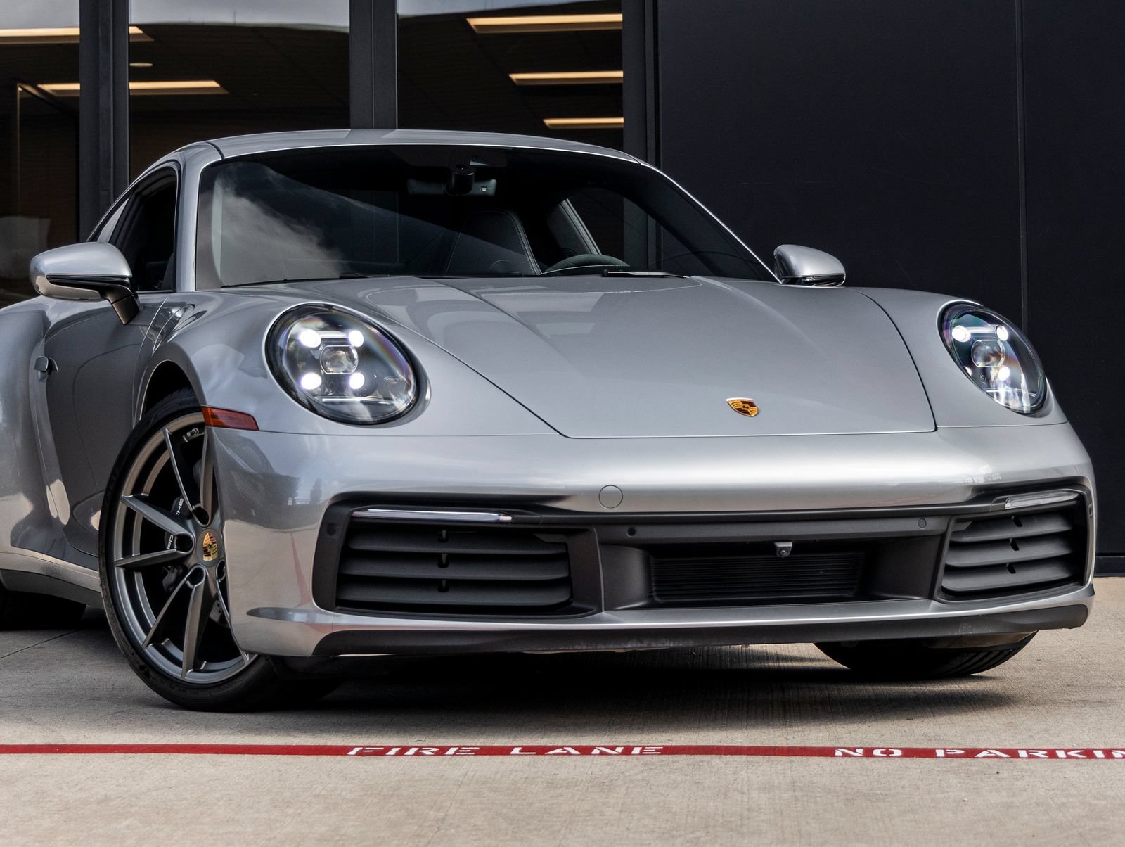 Certified 2024 Porsche 911 Carrera 4 AWD/4WD image 9