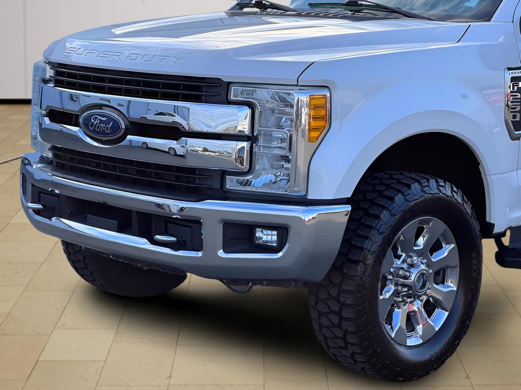 Used 2017 Ford F250 Lariat w/ Chrome Package image 38
