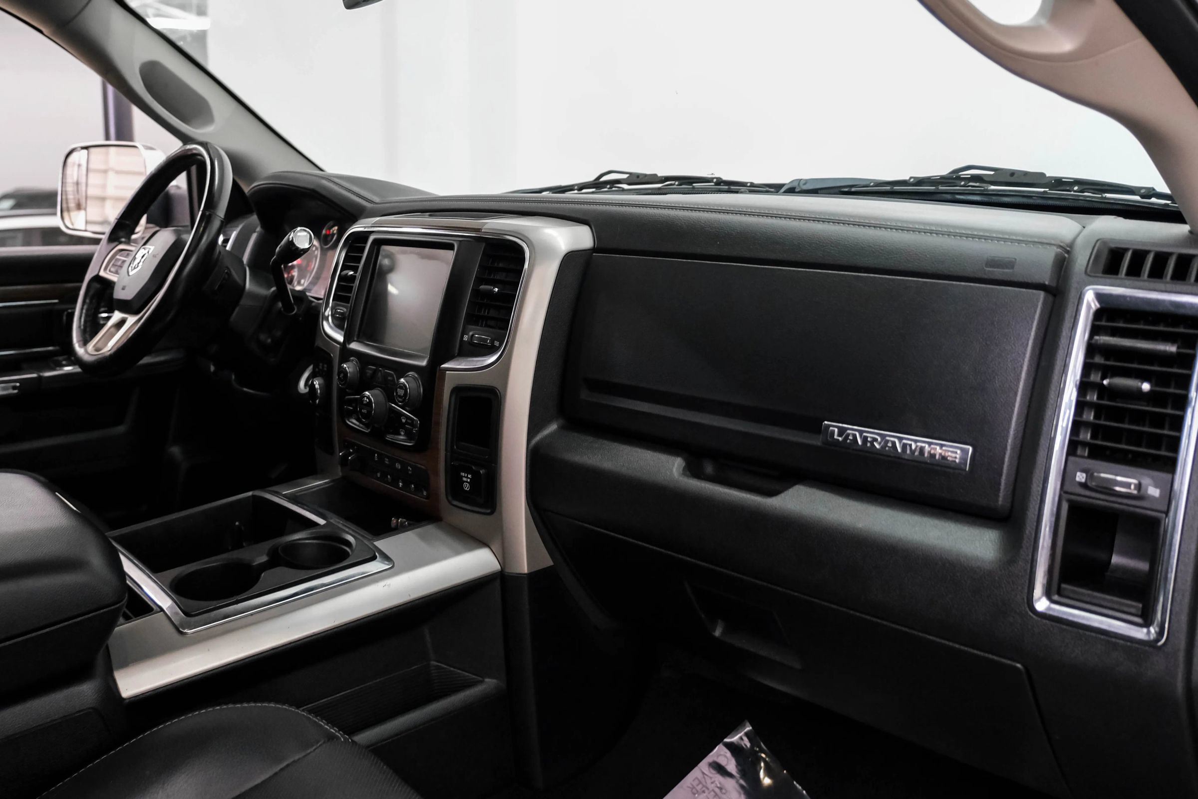 Used 2015 RAM 3500 Laramie w/ Cold Weather Group AWD/4WD image 12