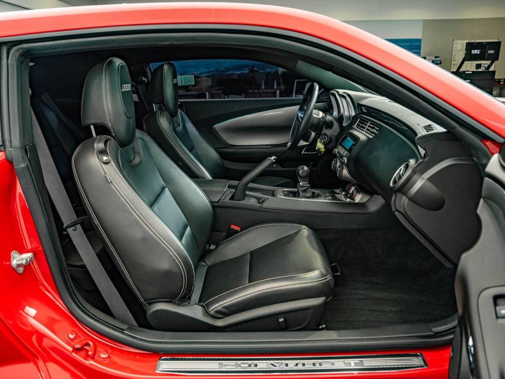 Used 2010 Chevrolet Camaro SS RWD image 36