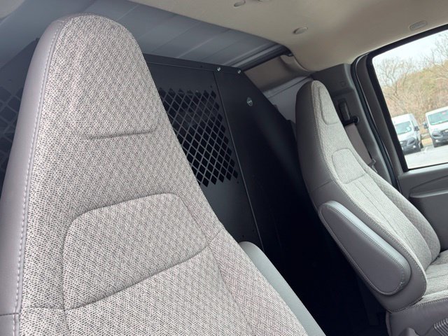 New 2026 GMC Savana 2500 w/ Driver Convenience Package RWD image 31